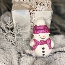 Load image into Gallery viewer, The Little Snowman Bath bomb
